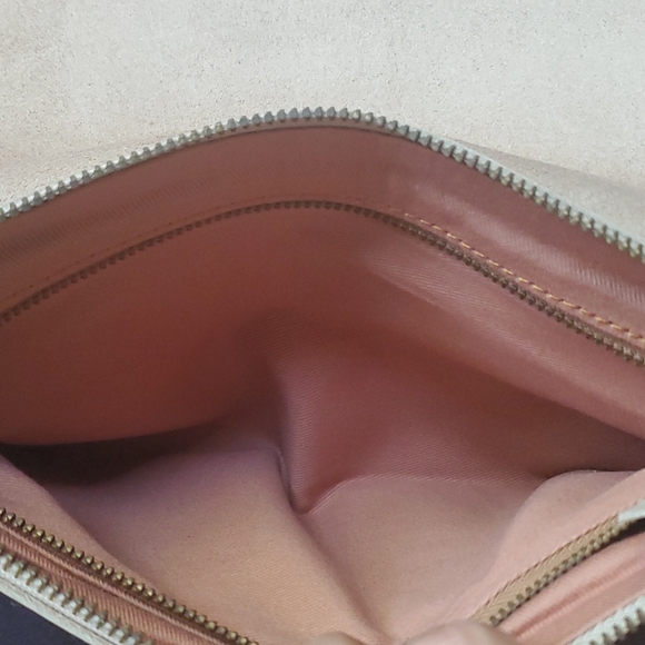 Abel Local + Global mare zip clutch. Color is fog. - Picture 13 of 13